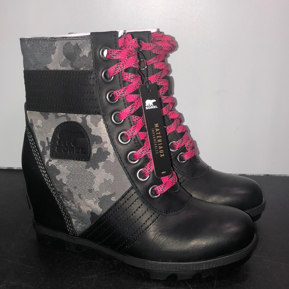 Sorel Black and Gray Camouflage Lace-Up Boots with Pink Laces